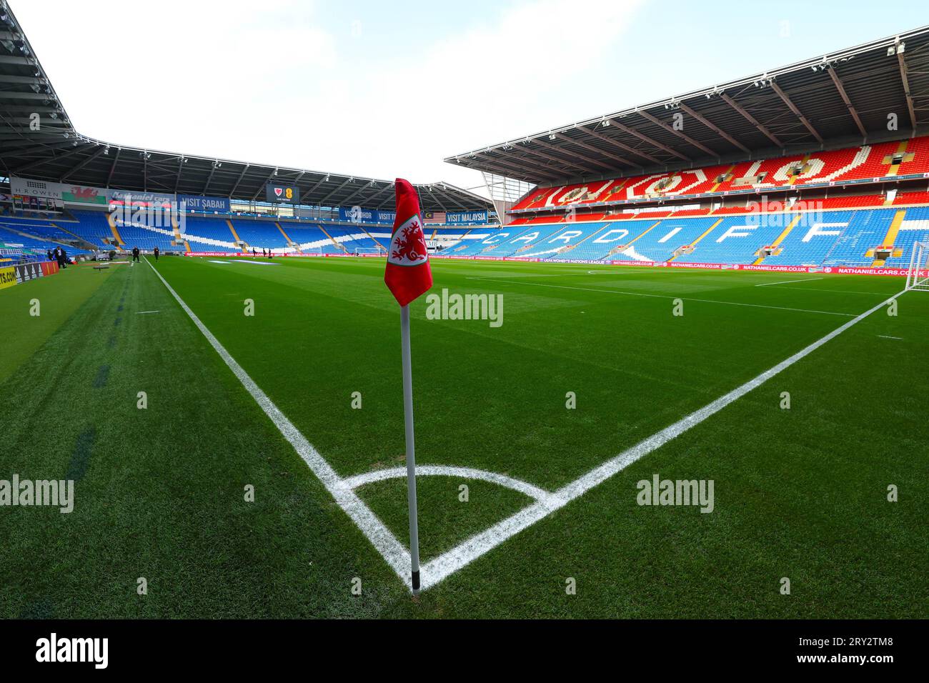 Cardiff, Wales, 26. September 2023: Aktion des Fußballspiels der UEFA Womens Nations League zwischen Wales und Dänemark im Cardiff City Stadium in Cardiff, Wales. (James Whitehead/SPP) Stockfoto