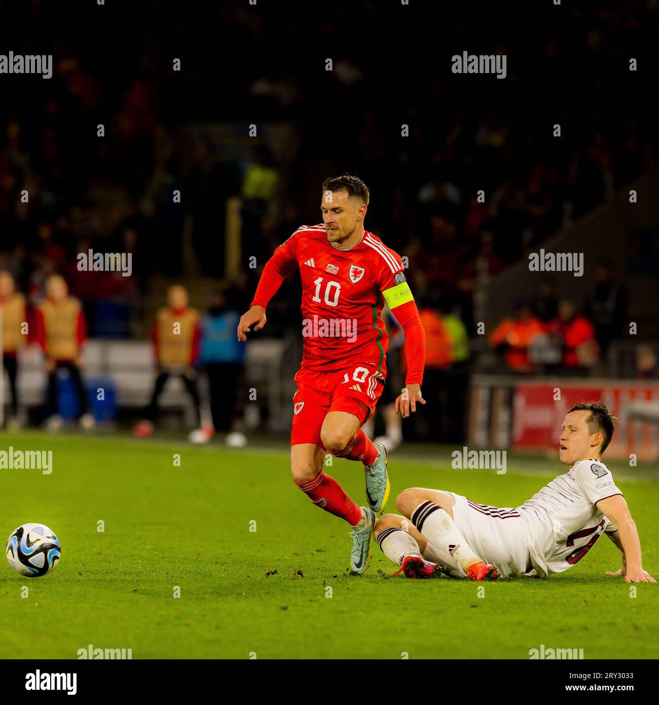 Cardiff, Wales - 28. März 2023: Aaron Ramsey von Wales während des Qualifikationsspiels zur UEFA-Europameisterschaft der Gruppe D gegen Lettland in Cardiff City Stockfoto