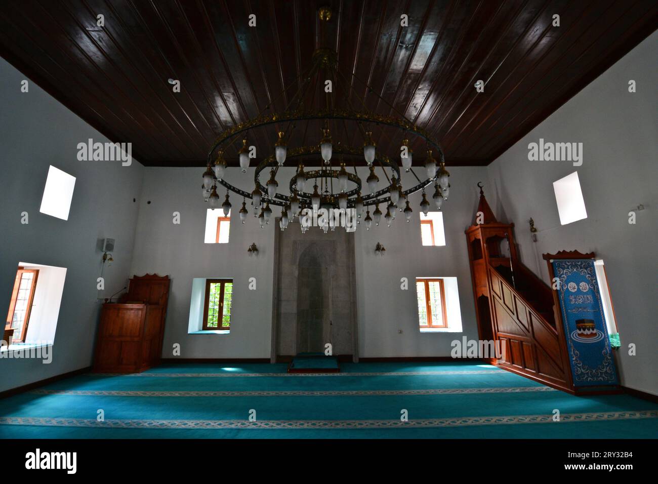 Eine alte Moschee, die während der osmanischen Zeit in Artvin in der Türkei erbaut wurde. Stockfoto