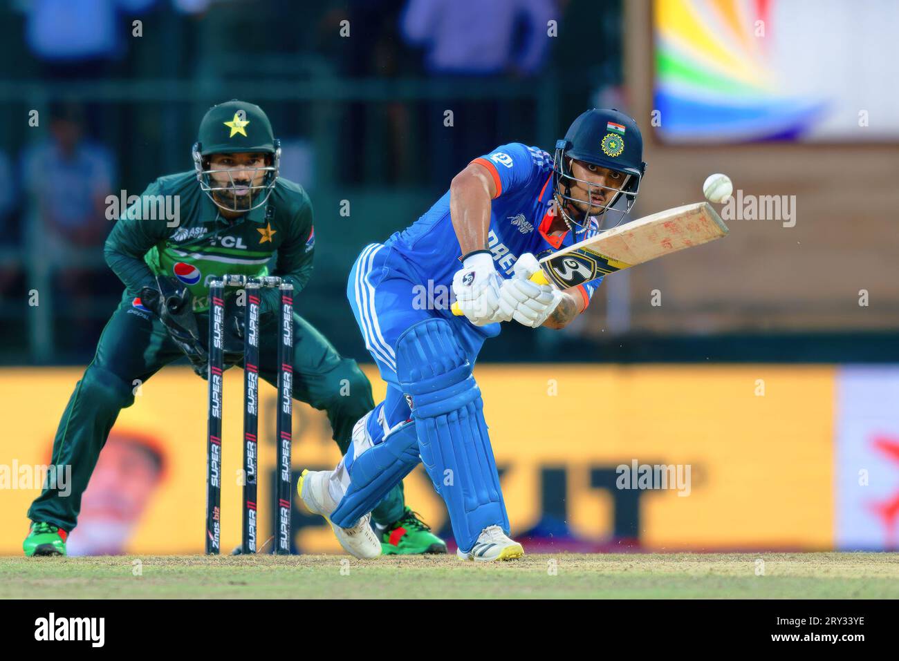 Ishan Kishan aus Indien spielt einen Schuss während des eintägigen internationalen ODI-Cricketspiels (Asia Cup 2023) zwischen Indien und Pakistan Stockfoto