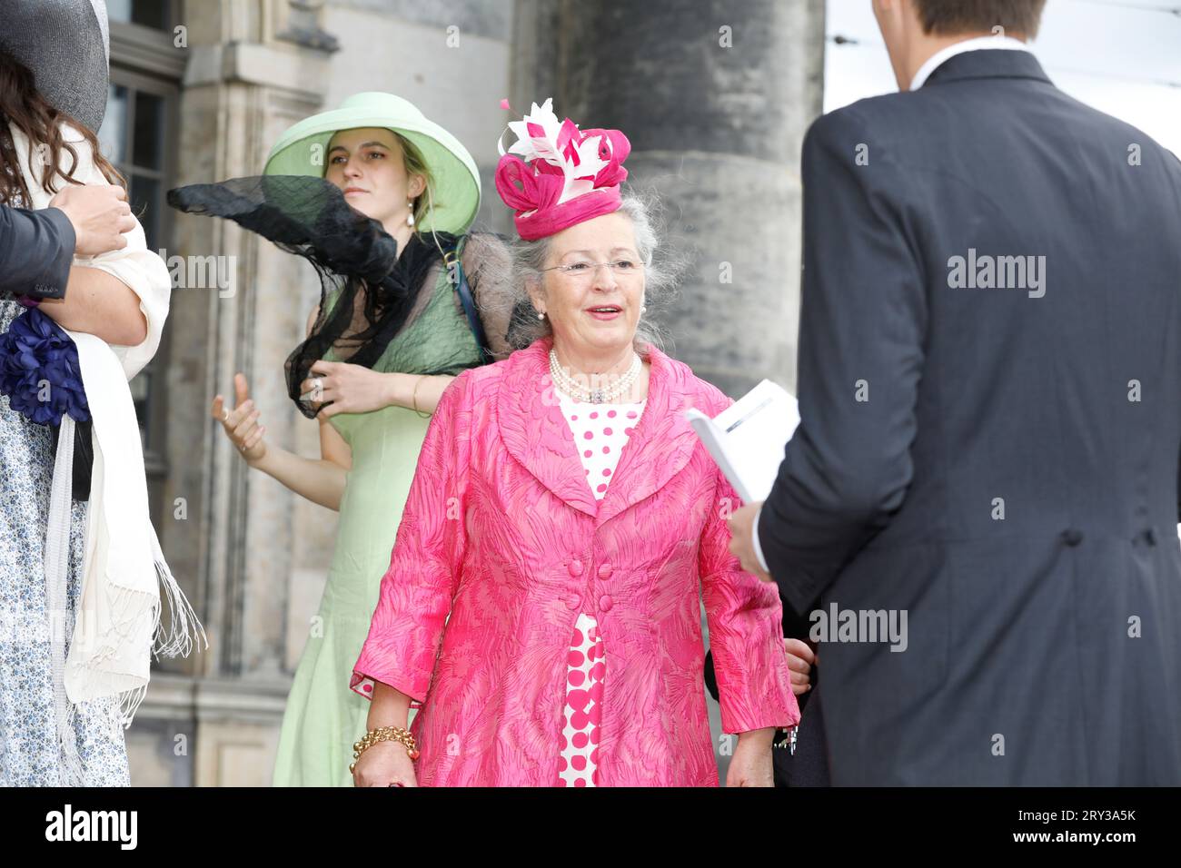 Felicitas Trotzky, geb. Prinzessin von Sachsen-Coburg und Gotha bei der Ankunft zur Trauung von Maria Teresita Prinzessin von Sachsen und Graf Beryl Stockfoto