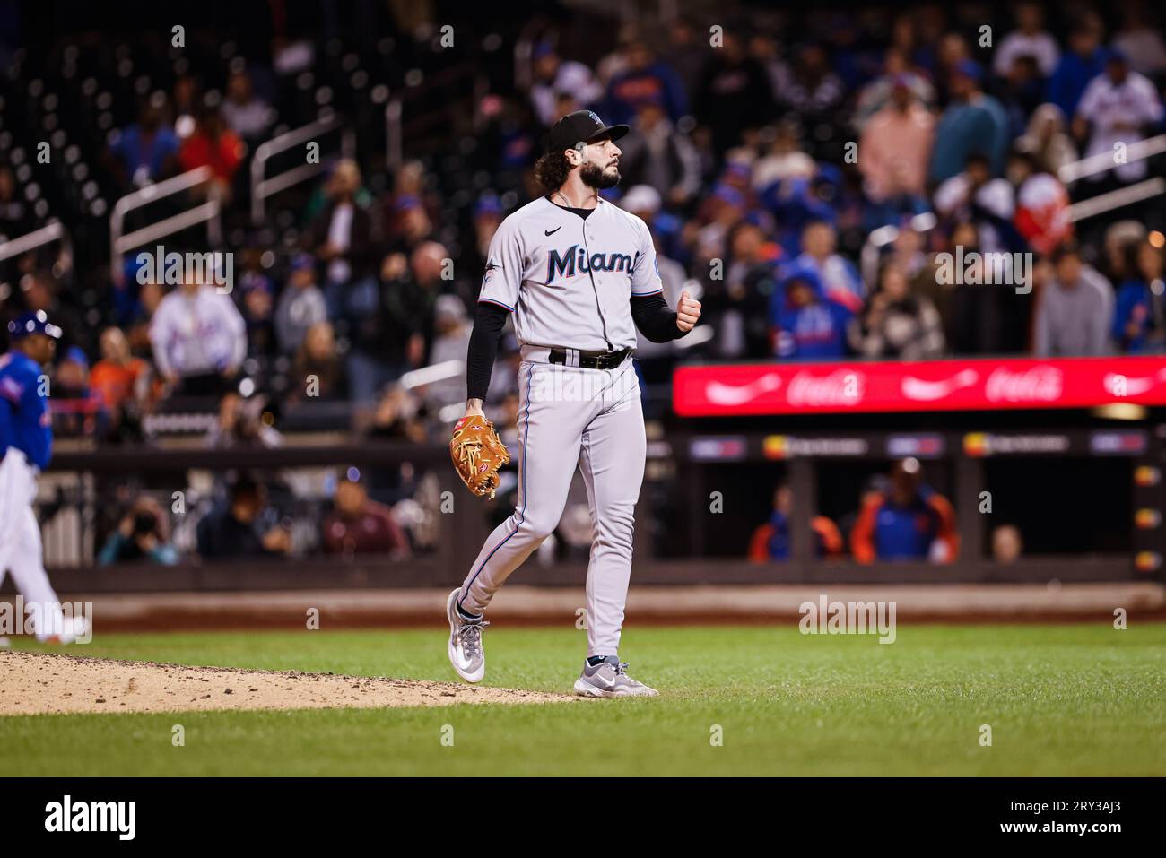 27. September 2023; New York City, New York, Miami Marlins Pitcher Andrew Nardi (43) erzielt erfolgreich den Sieg gegen die New York Mets im Citi Field. (Ariel Fox/Bild des Sports) Stockfoto