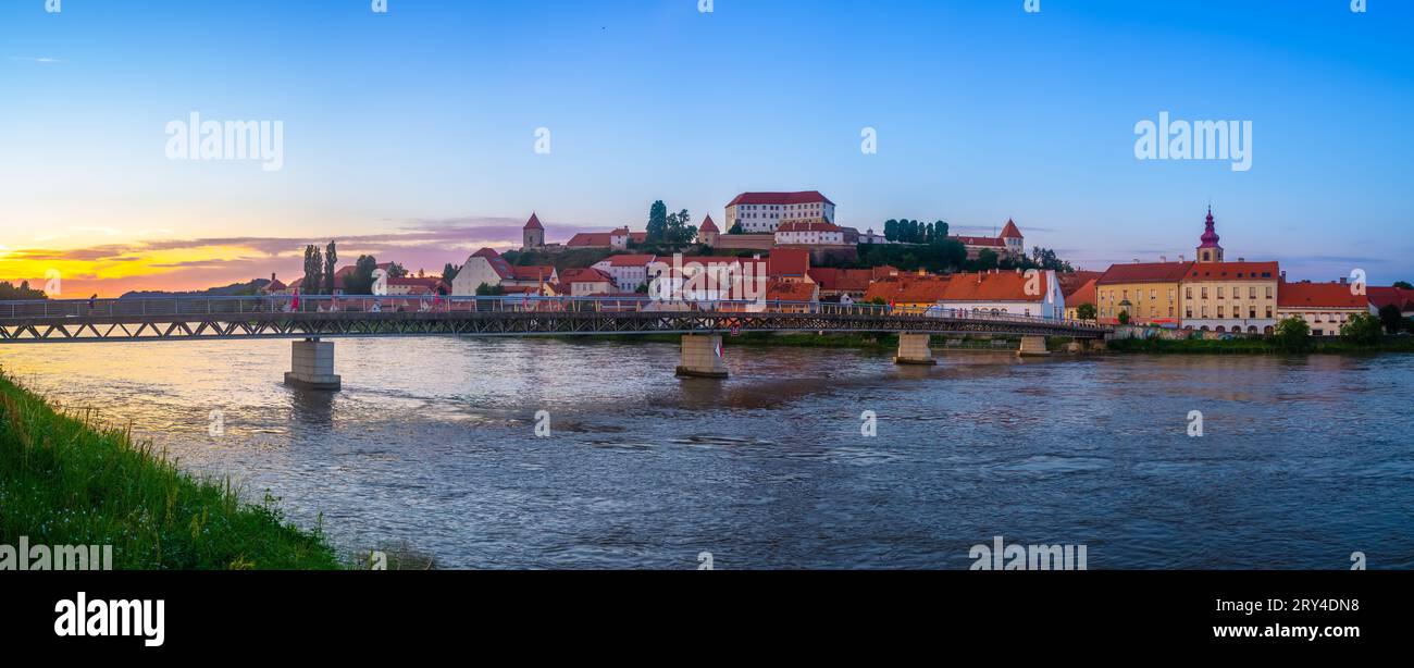 Ptuj ist die älteste Stadt des ehemaligen Herzogtums Steiermark. Es liegt in der historischen Landschaft von Spodnja Stajerska Stockfoto