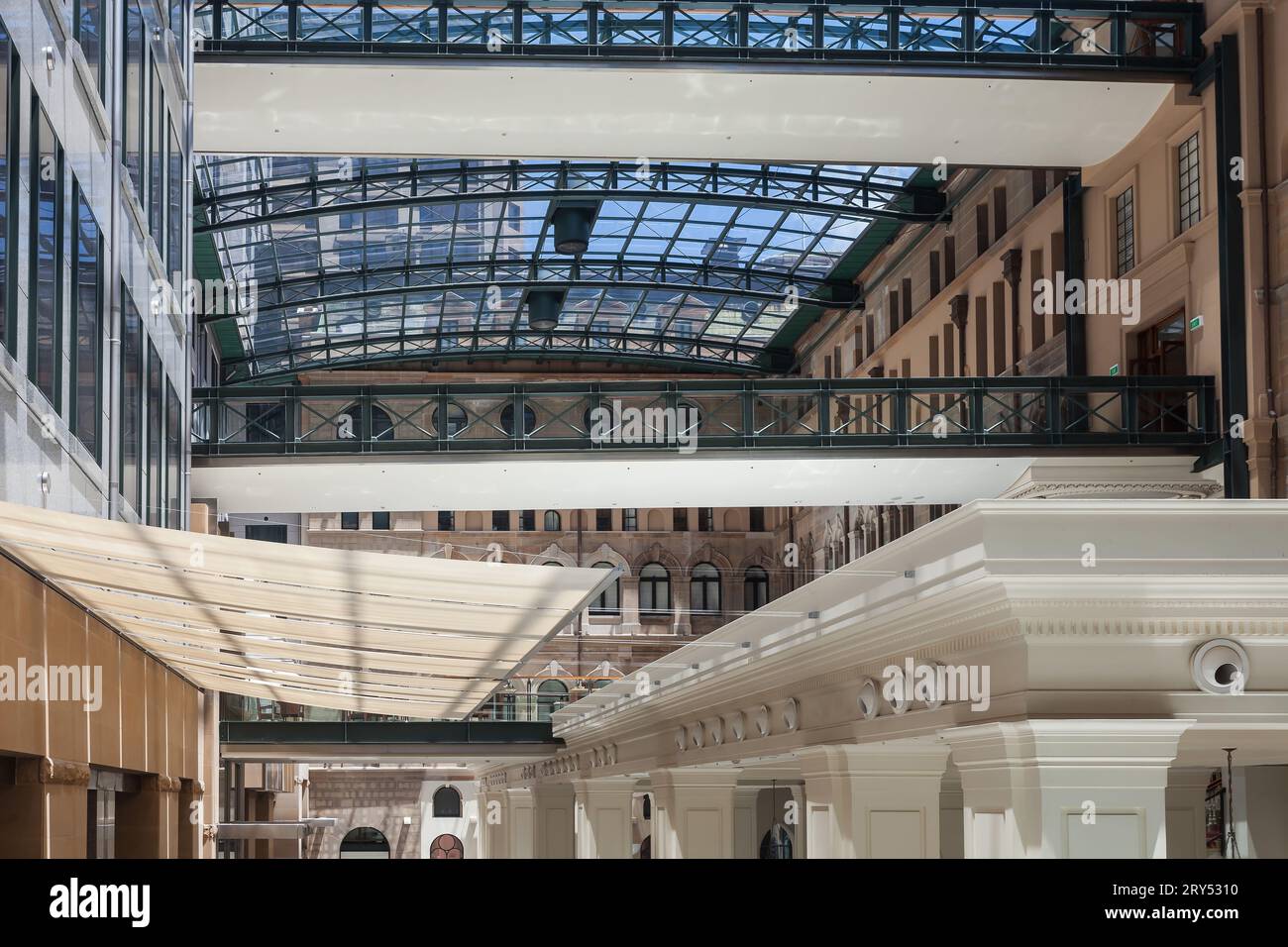 Das General Post Office (GPO) ist ein Wahrzeichen von Sydney. Sie befindet sich am westlichen Ende des Martin Place. Das Gebäude war das Hauptquartier von Stockfoto