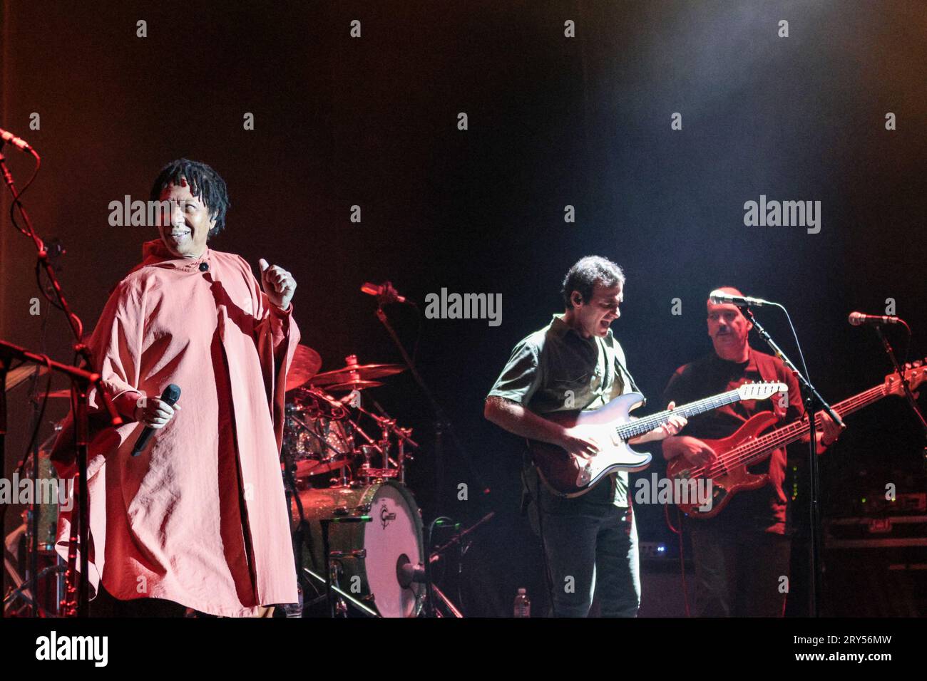 Curitiba, Brasilien. September 2023 29. PR - CURITIBA - 09/28/2023 - CURITIBA, SHOW DJAVAN - DJAVAN, während eines Auftritts im Teatro Positivo, in der Stadt Curitiba, diesen Donnerstag (28). Singer präsentiert eine Show aus der D-Tour, den Namen seines letzten Albums. Foto: Robson Mafra/AGIF (Foto: Robson Mafra/AGIF/SIPA USA) Kredit: SIPA USA/Alamy Live News Stockfoto