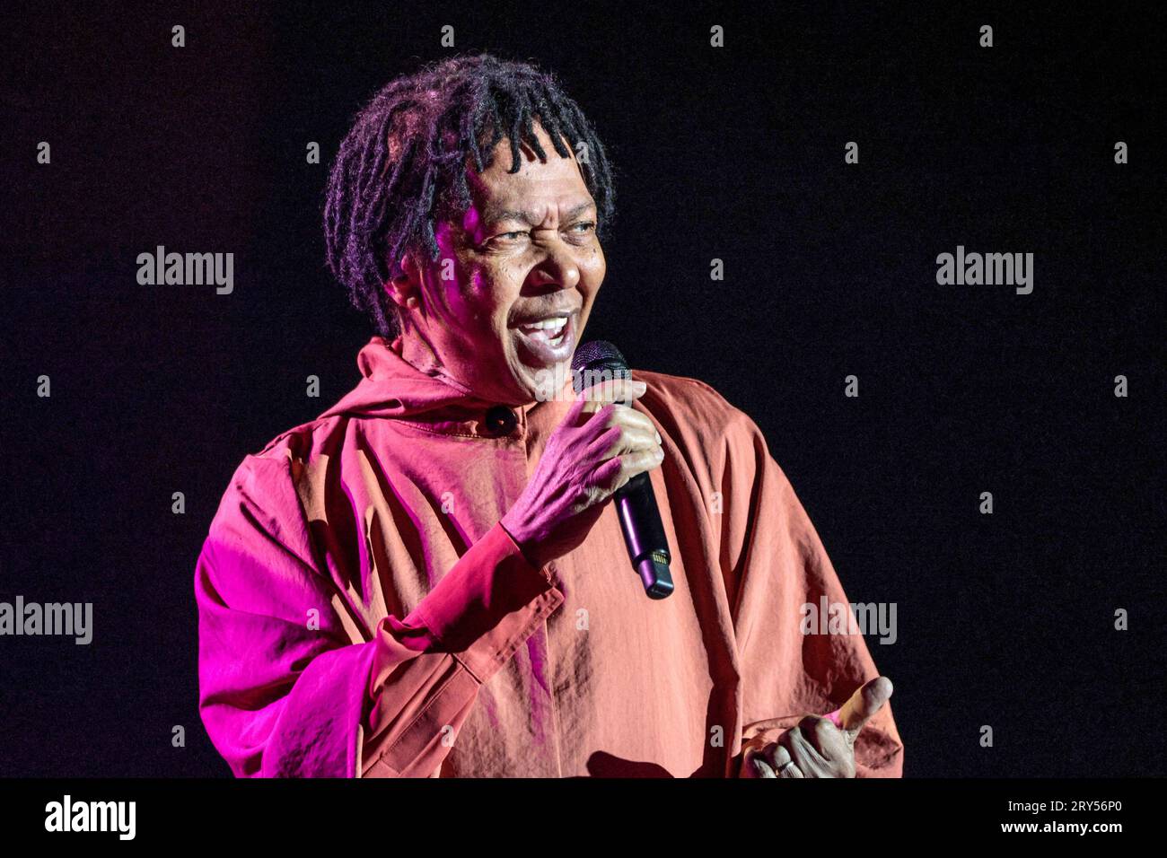 Curitiba, Brasilien. September 2023 29. PR - CURITIBA - 09/28/2023 - CURITIBA, SHOW DJAVAN - DJAVAN, während eines Auftritts im Teatro Positivo, in der Stadt Curitiba, diesen Donnerstag (28). Singer präsentiert eine Show aus der D-Tour, den Namen seines letzten Albums. Foto: Robson Mafra/AGIF (Foto: Robson Mafra/AGIF/SIPA USA) Kredit: SIPA USA/Alamy Live News Stockfoto