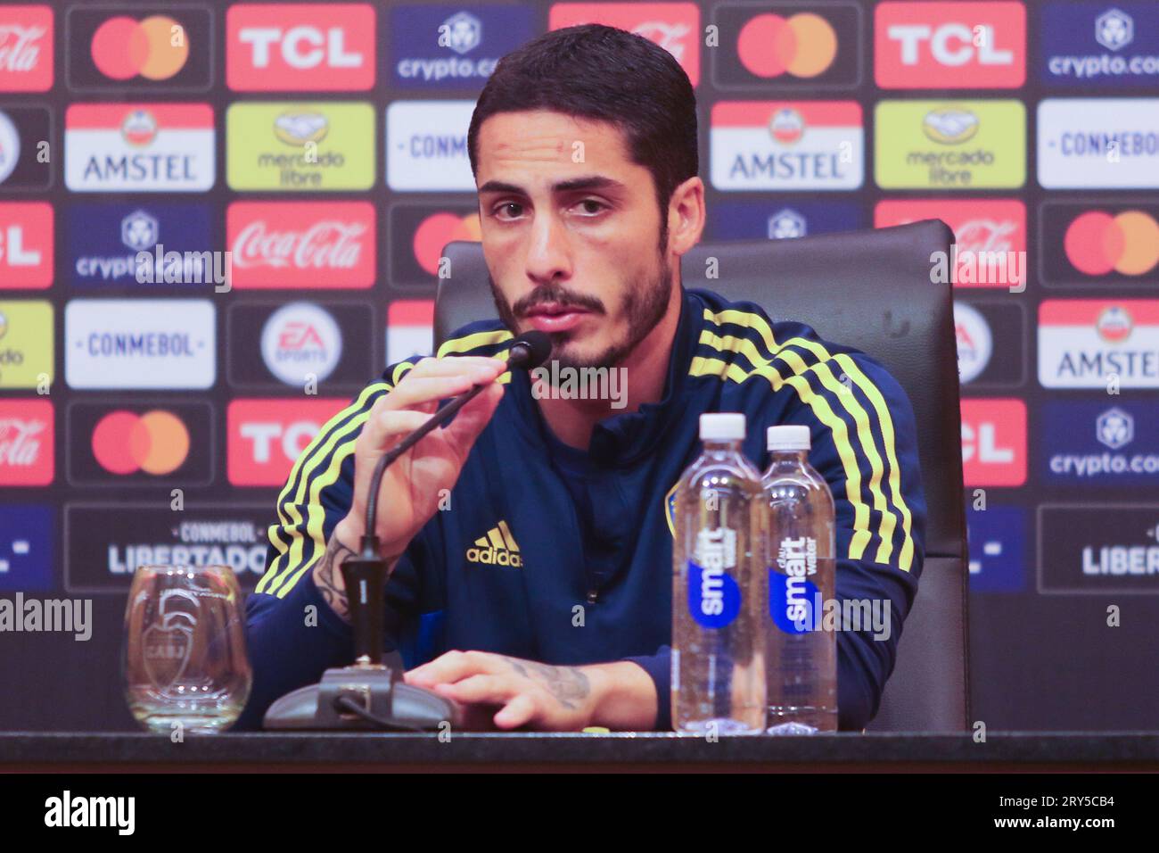 Buenos Aires, Argentinien, 28. September 2023, Jorge Nicolas Figal of Boca Juniors während der Pressekonferenz nach dem Halbfinalspiel des CONMEBOL Libertadores Cup im La Bombonera Stadion ( Credit: Néstor J. Beremblum/Alamy Live News) Stockfoto