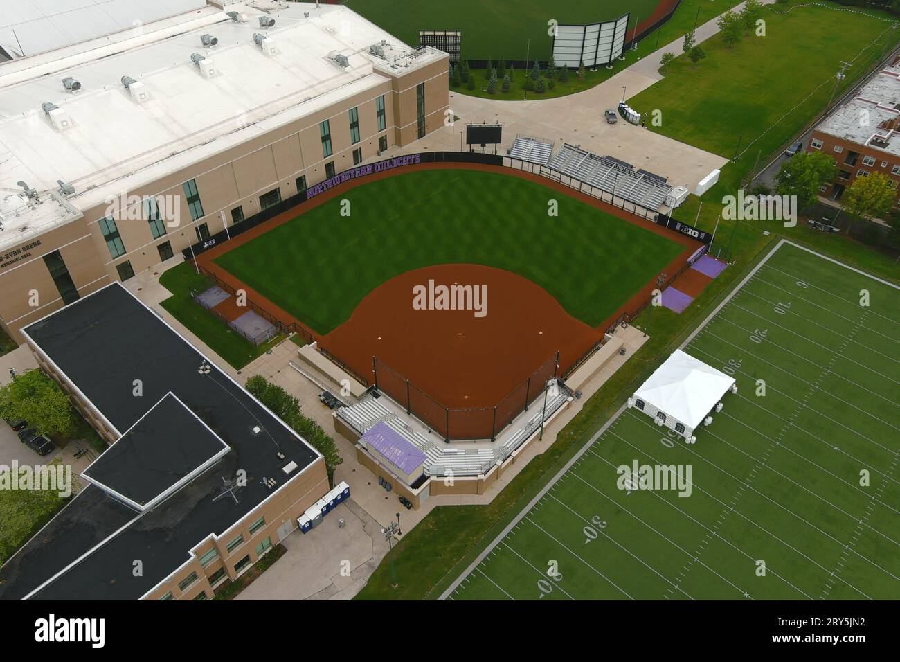 Eine allgemeine Gesamtansicht des Sharon J. Drysdale Softballfeldes an der Northwestern University, Donnerstag, 21. September 2023, in Evanston, Abb. Stockfoto