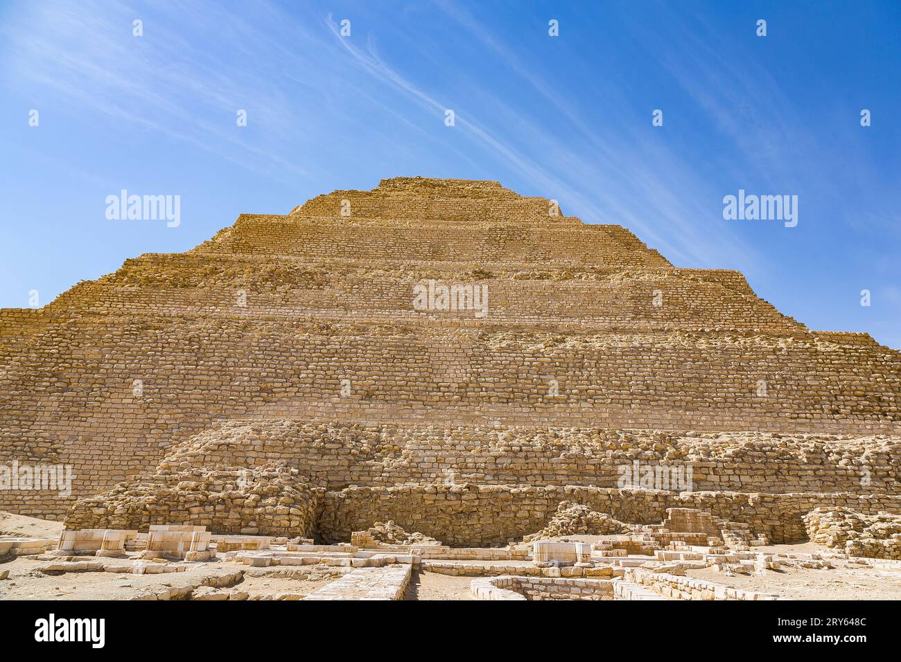 Ägypten, Sakkara, Djoser-Pyramide, Eingang zum Nordgrab. Stockfoto