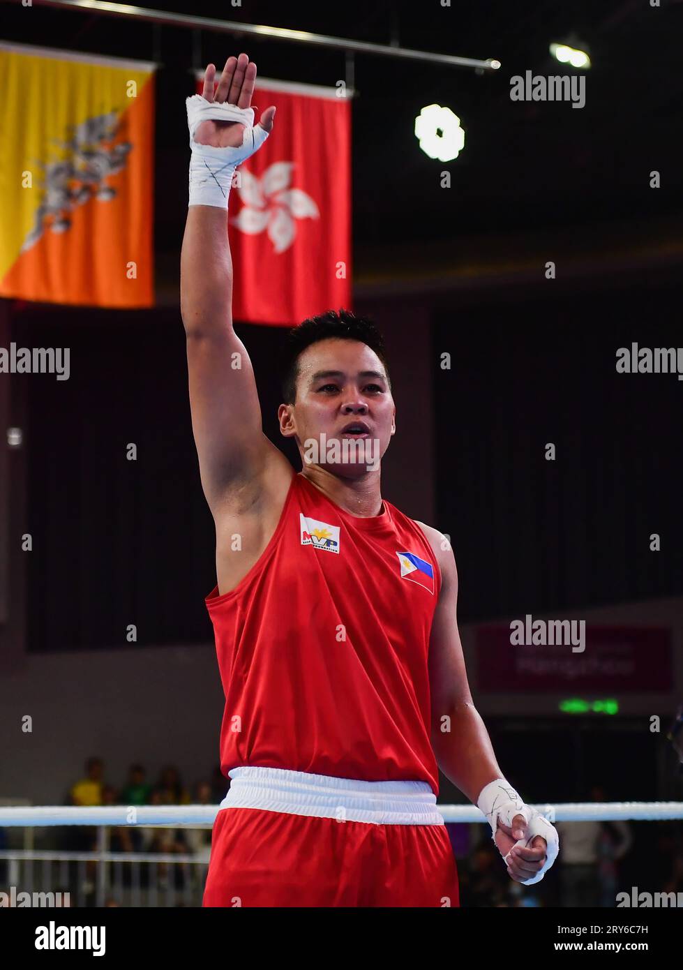 Hangzhou, China. September 2023 29. Nesthy Petecio von den Philippinen tritt gegen Lin Yu Ting aus China Taipeh während der Asienspiele 2023 an, bei den Women's Boxing 54-57Kg Vorrunden im Achtelfinale des Hangzhou Gymnasiums. Endstand: Lin 4:1 Petecio. Quelle: SOPA Images Limited/Alamy Live News Stockfoto