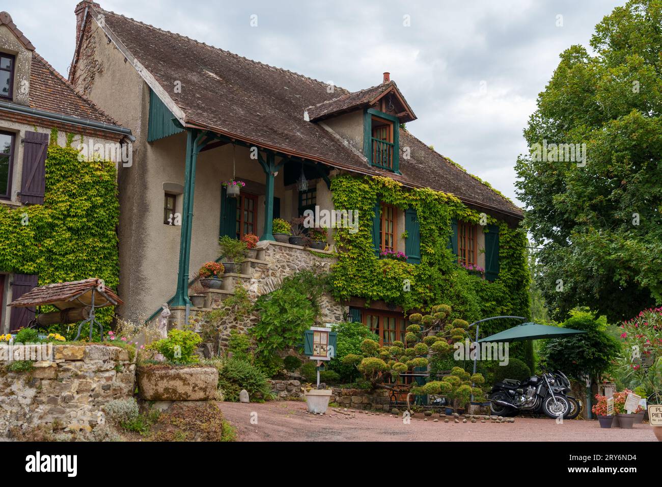 Gargilesse-Dampierre gilt als eines der schönsten Dörfer Frankreichs Stockfoto