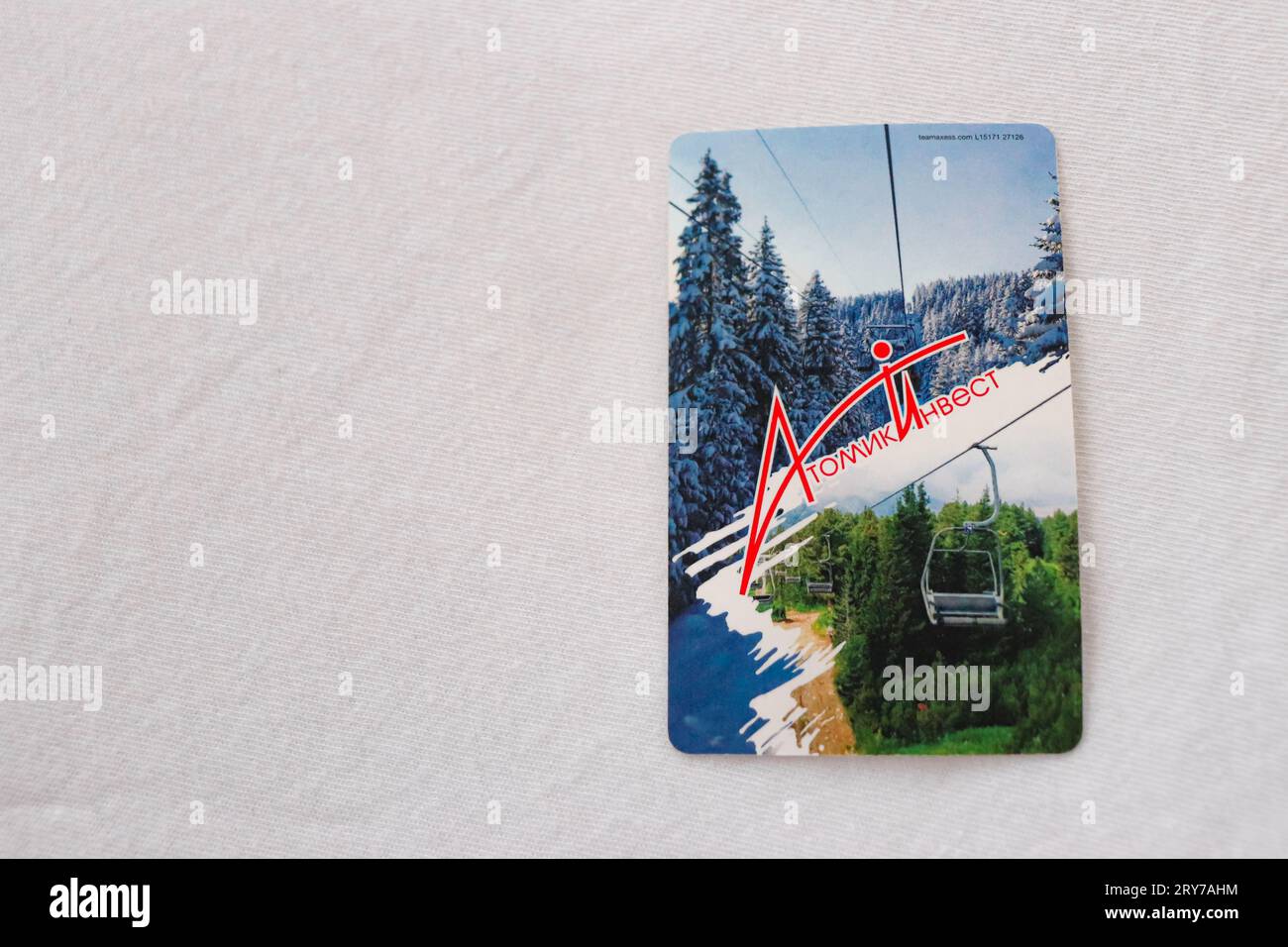 Sieben Rila Seen berühmte Wanderattraktion zu den Gletscherseen Eintrittskarte für den Skilift auf weißem Hintergrund Stockfoto