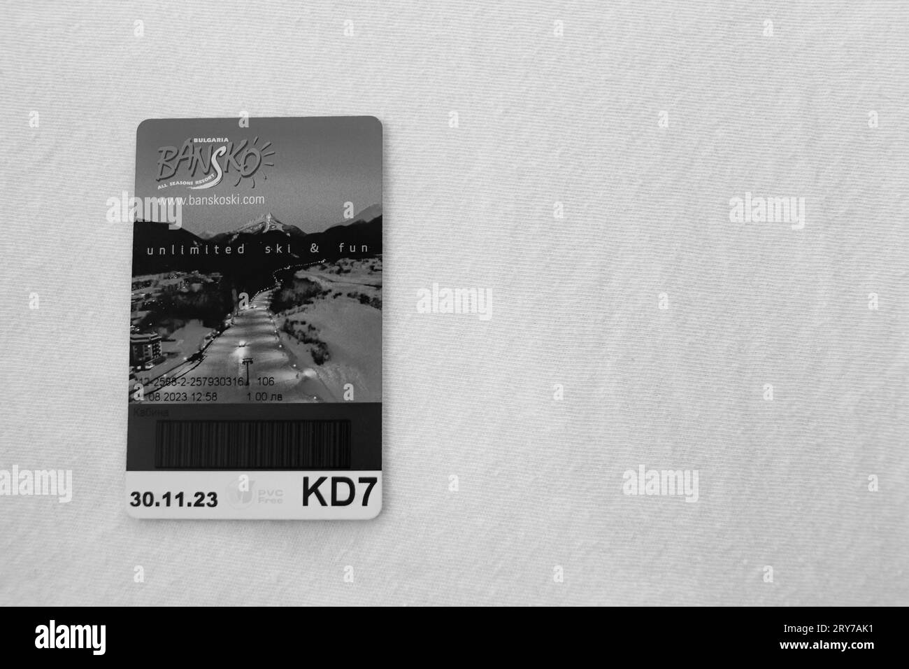 Schwarz-weiß, Bansko Ski, Gondelbahn Attraktion Eintrittskarte auf weißem Hintergrund Stockfoto