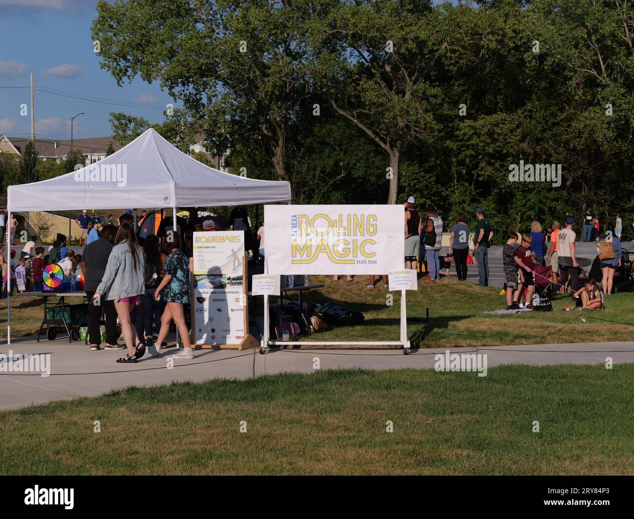 Lenexa, Kansas – 12. September 2023: Eröffnung des Rolling Magic Skatepark Grand im SAR Ko Par Park Stockfoto
