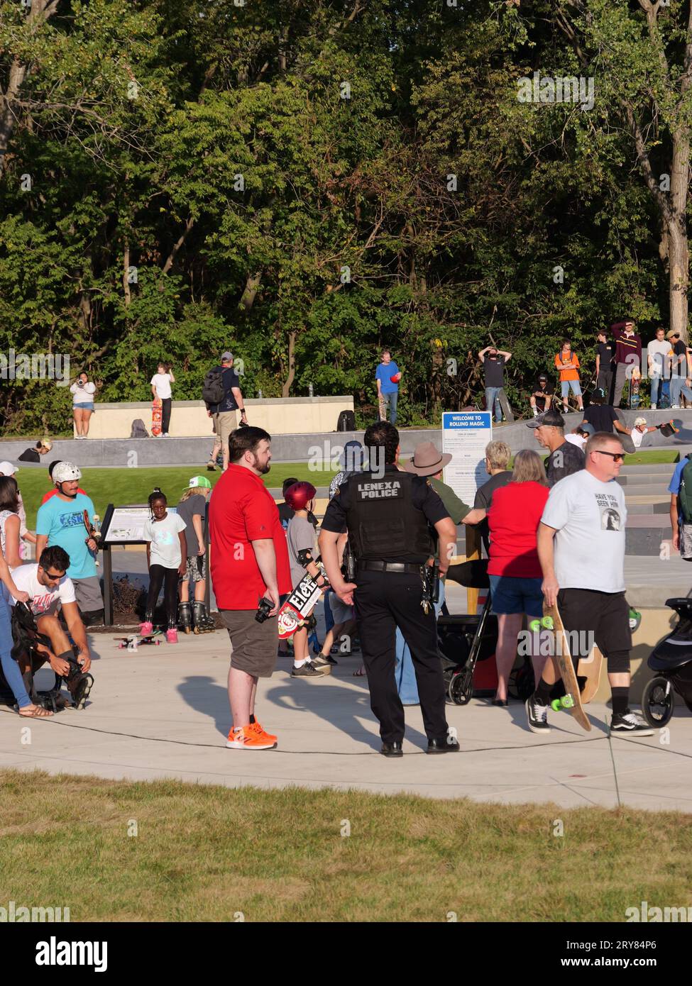 Lenexa, Kansas – 12. September 2023: Eröffnung des Rolling Magic Skatepark Grand im SAR Ko Par Park Stockfoto
