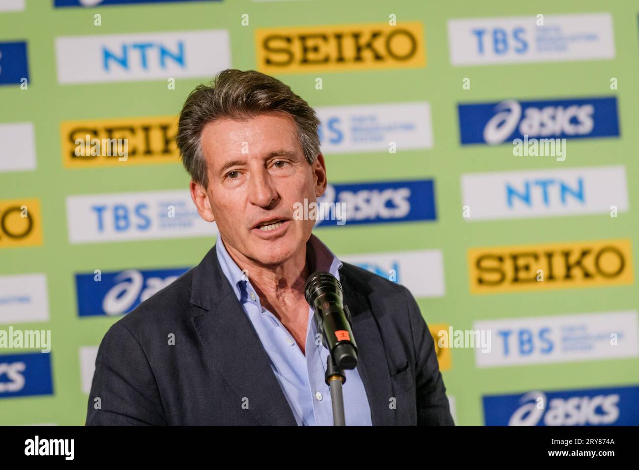 RIGA, Lettland. September 2023 29. Sebastian Coe, Präsident der Leichtathletik-Weltmeisterschaft im Straßenlauf in Riga 2023, Pressekonferenz. Quelle: Gints Ivuskans/Alamy Live News Stockfoto