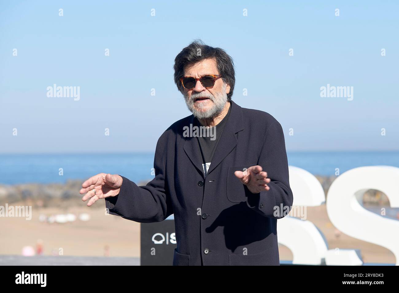 Victor Erice beim Photocall ''Cerrar Los Ojos'' während des 71. San Sebastian International Film Festival in Kursaal am 29. September 2023 in San Sebastian, Spanien. (Foto von COOLMedia/NurPhoto) Credit: NurPhoto SRL/Alamy Live News Stockfoto