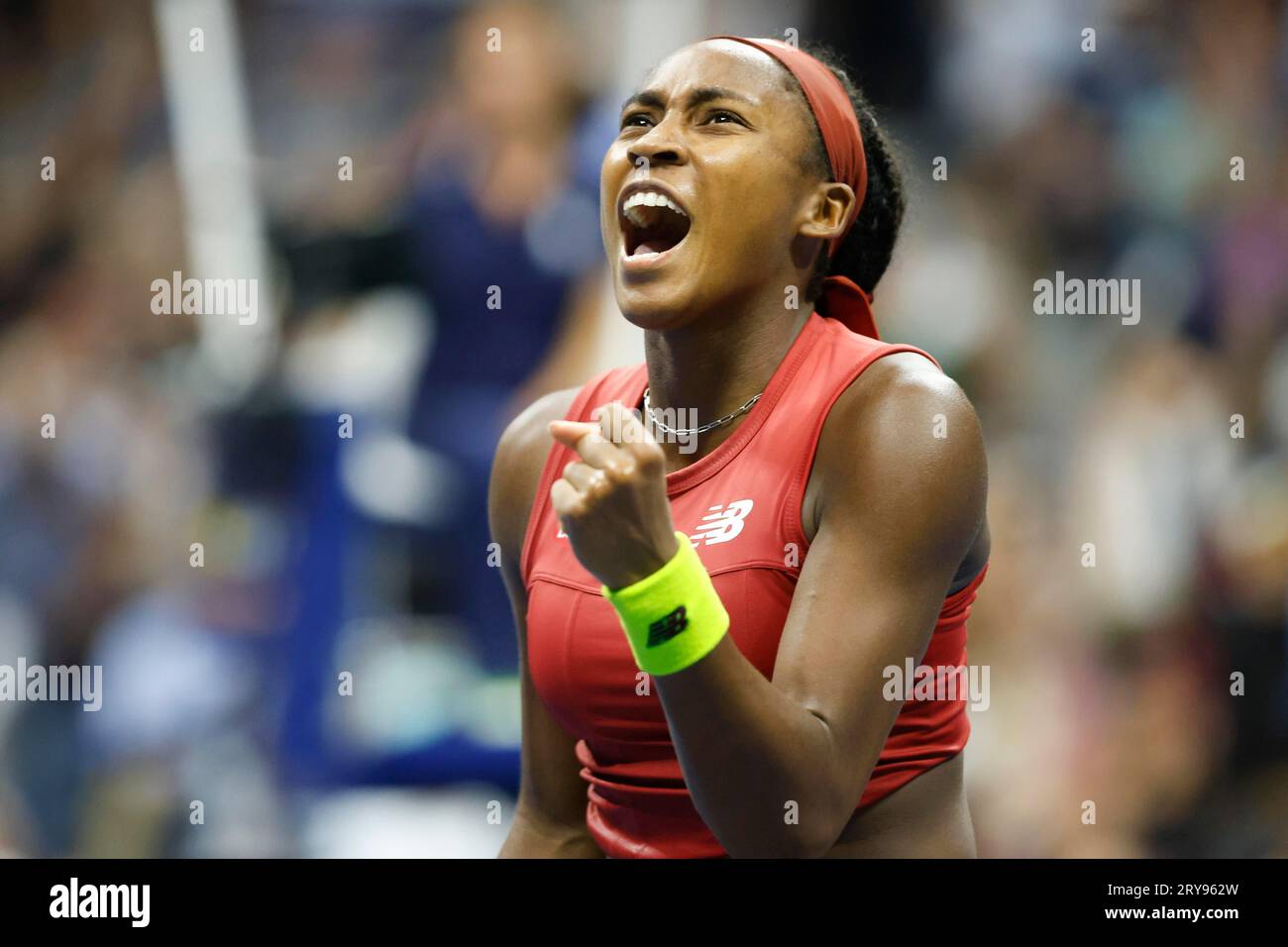Tennisspielerin Coco Gauff USA feiert bei den US Open 2023, Arthur Ashe Stadium, USTA Billie Jean King National Tennis Center, Flushing Meadows Stockfoto