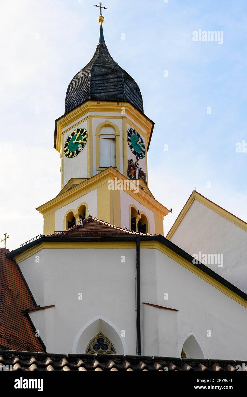 Kirchturm mit Uhren, römisch-katholische Stiftskirche St. Philipp und St. Jakob, die heutige Pfarrkirche steht unter Denkmalschutz, Bad Stockfoto