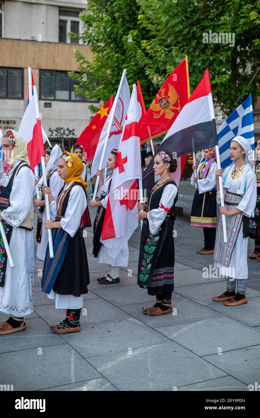 Eröffnungszeremonie des internationalen Folklore-Festivals auf dem Platz der Republik in Belgrad, Serbien, am 11. August 2023 Stockfoto