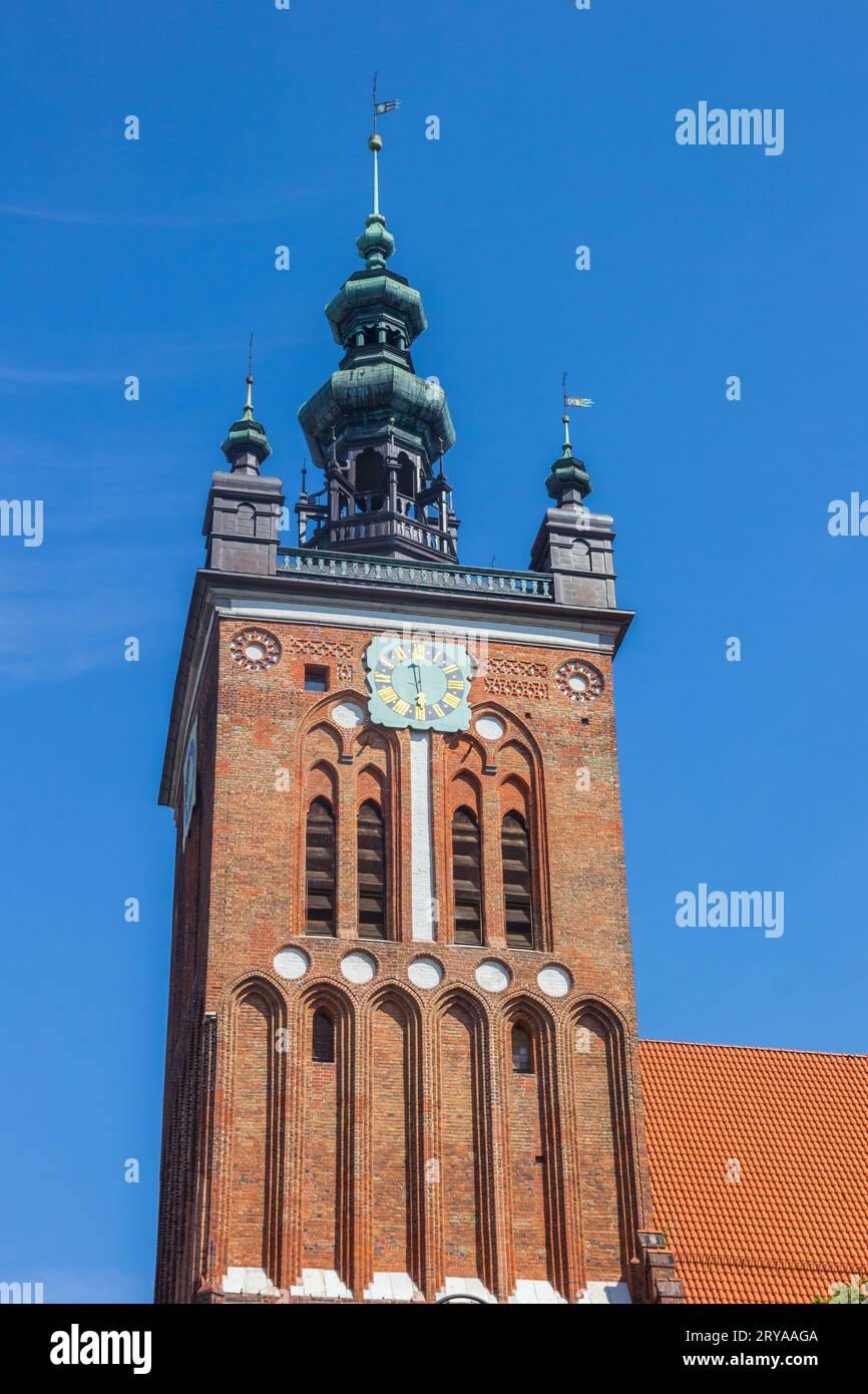 Turm der historischen St. Katharinenkirche in Danzig, Polen Stockfoto