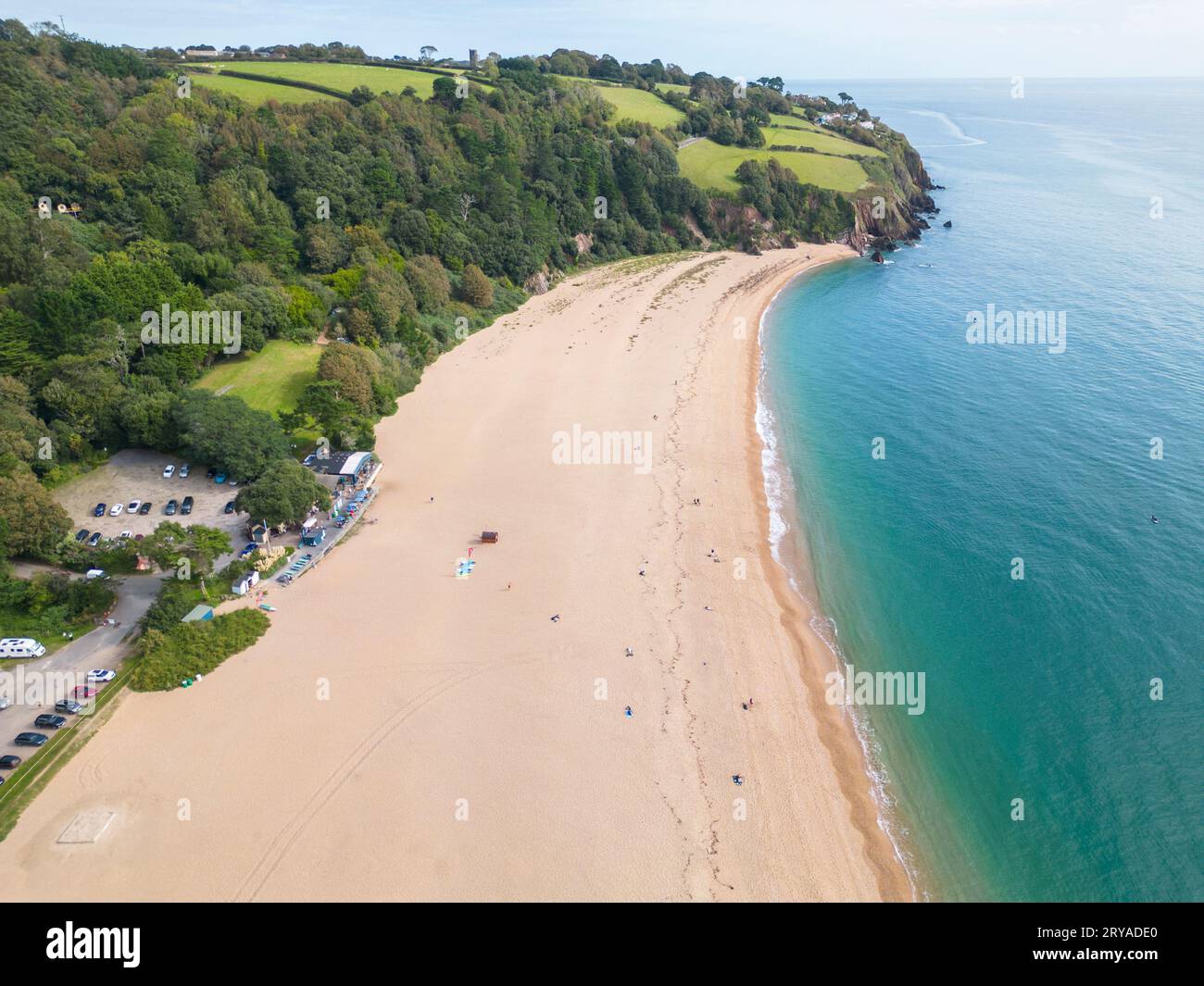 Blick aus der Vogelperspektive auf den feinen Strand von blackpool Sands an der südlichen Küste von devon Stockfoto