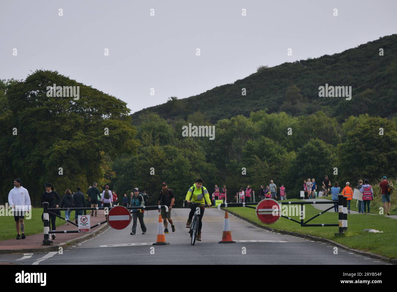Edinburgh Scotland, UK, 30. September 2023. Holyrood Park, die Straße durch den Park ist für Kraftfahrzeuge gesperrt. Credit sst/Alamy Live-Nachrichten Stockfoto
