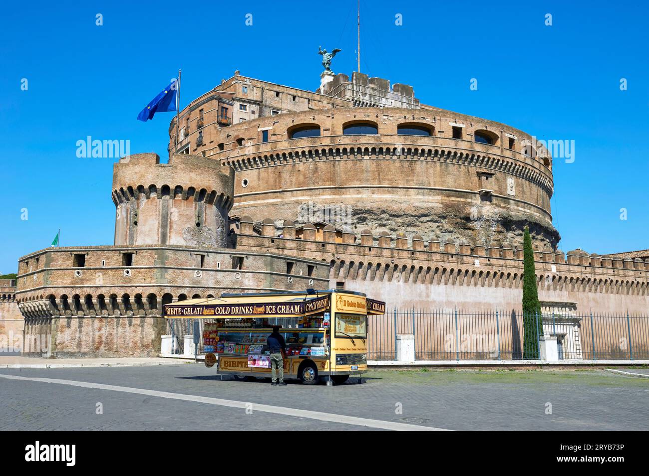 Blick auf das Schloss Santangelo an einem sonnigen Tag. Rom, Italien Stockfoto