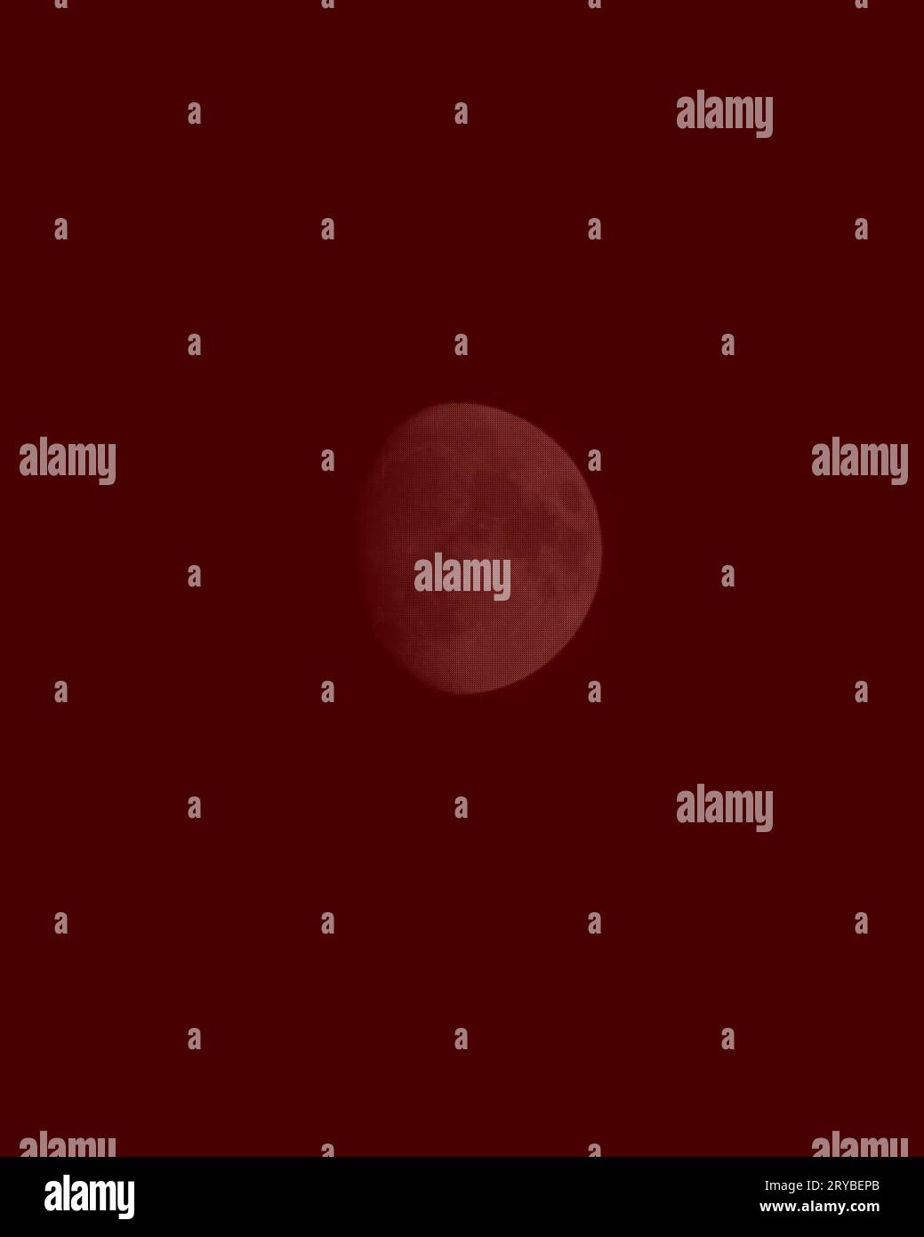 Wachsender Gibbous Mond, 81 % Beleuchtung, 25.9.2023, Rottönung mit Screen Mesh-Effekt Stockfoto