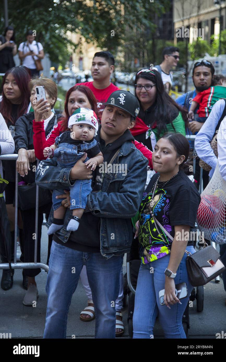 Mexikanische Unabhängigkeitsparade entlang der Madison Avenue in New York City Stockfoto
