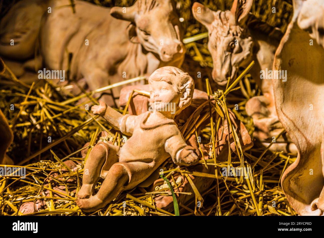 Statuen in eine Weihnachtskrippe Stockfoto