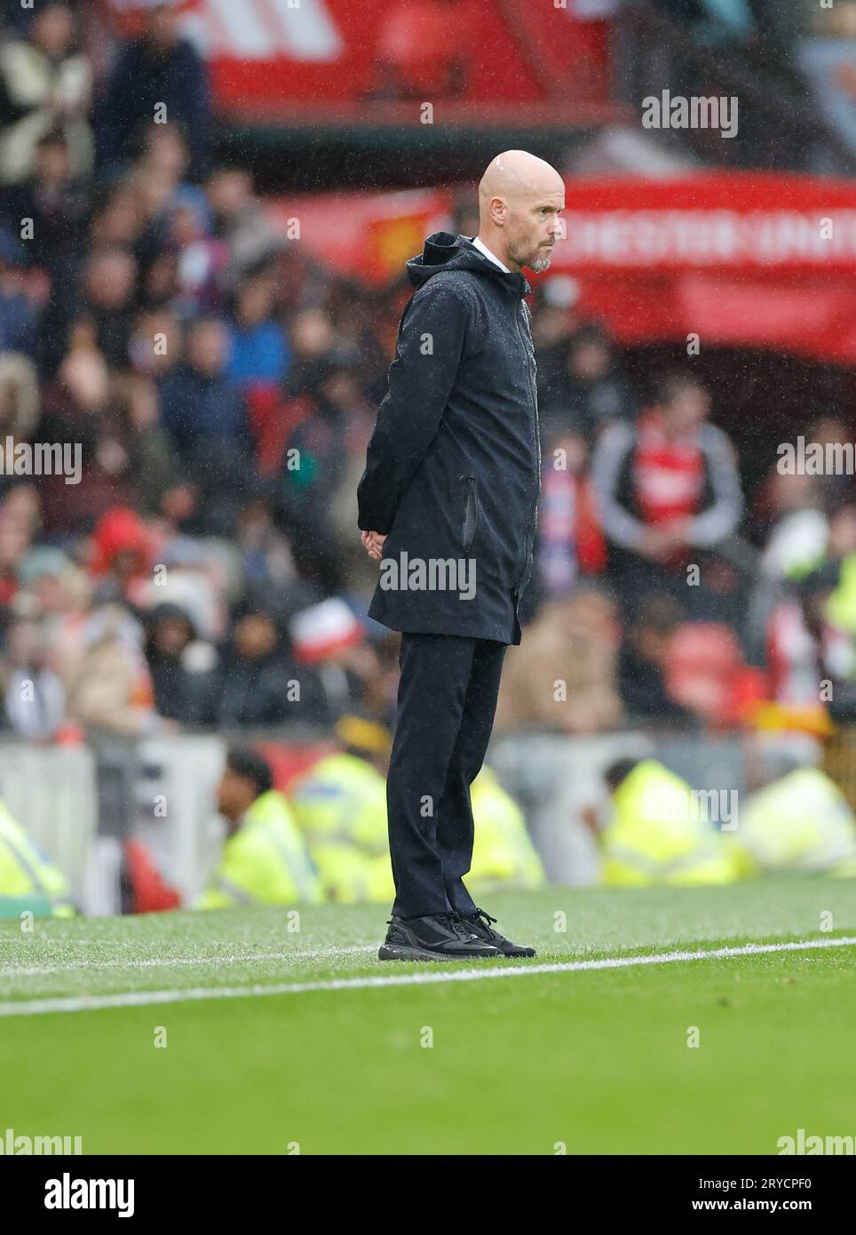 Old Trafford, Manchester, Großbritannien. September 2023 30. Premier League Football, Manchester United gegen Crystal Palace; Ein stoischer Manchester United Manager Erik Ten Hag nach der Heimniederlage Credit: Action Plus Sports/Alamy Live News Stockfoto