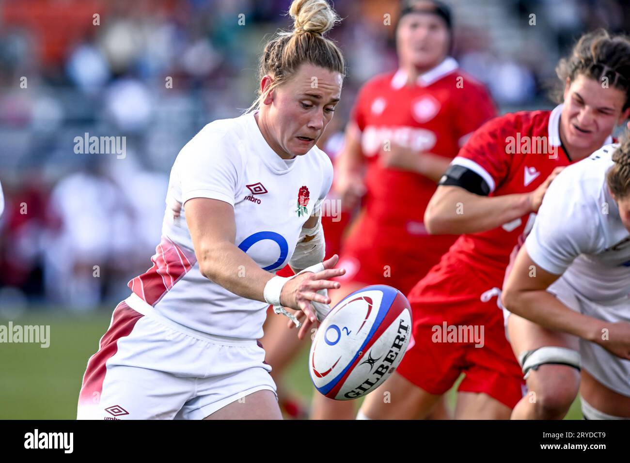 Megan Jones of England Women tritt, um den Ball während des internationalen Spiels der Frauen zwischen England Red Roses und Canada Women im StoneX Stadium, London, am 30. September 2023 zu räumen. Foto von Phil Hutchinson. Nur redaktionelle Verwendung, Lizenz für kommerzielle Nutzung erforderlich. Keine Verwendung bei Wetten, Spielen oder Veröffentlichungen eines einzelnen Vereins/einer Liga/eines einzelnen Spielers. Credit: UK Sports Pics Ltd/Alamy Live News Stockfoto