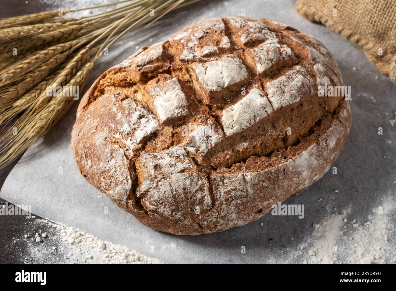 Traditionelles Brot frisch gebacken Stockfoto