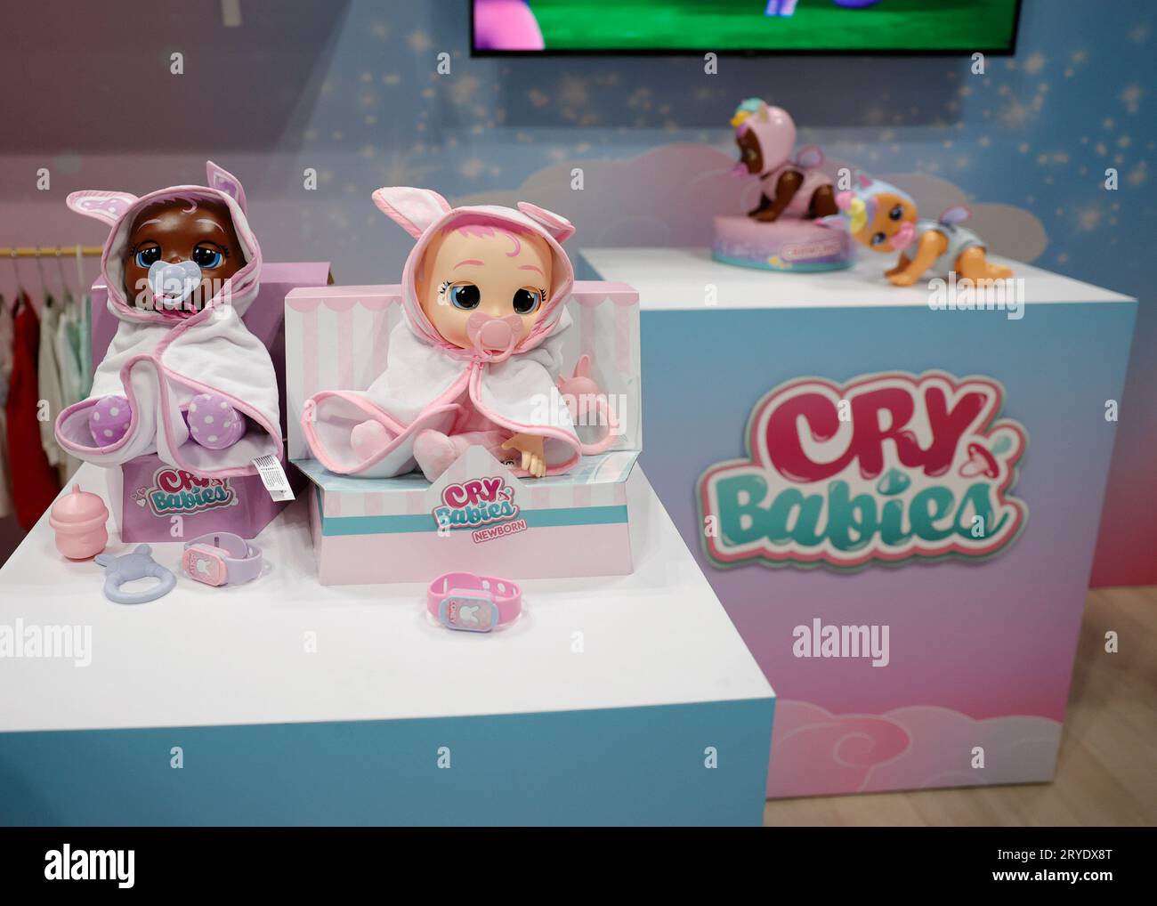 New York, Usa. September 2023 30. Cry Babies Puppen von IMC Toys sind auf der New York Toy Fair am Samstag, den 30. September 2023, im Jacob K. Javits Convention Center in New York City zu sehen. Foto von John Angelillo/UPI Credit: UPI/Alamy Live News Stockfoto