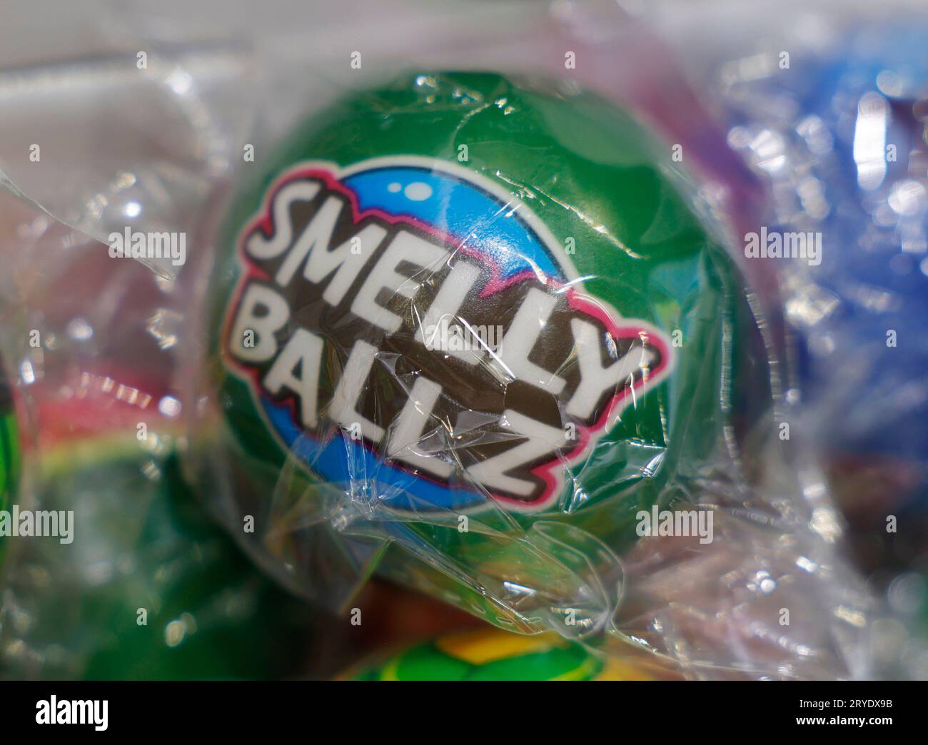 New York, Usa. September 2023 30. Am Samstag, den 30. September 2023, wird auf der New York Toy Fair im Jacob K. Javits Convention Center in New York City ein nach Gourmet duftender Stressball mit dem Namen Smelly Ballz Toys gezeigt. Foto von John Angelillo/UPI Credit: UPI/Alamy Live News Stockfoto