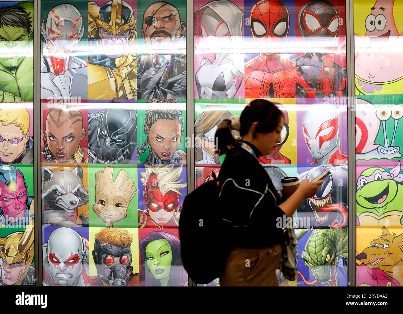 New York, Usa. September 2023 30. Die Teilnehmer besichtigen die Ausstellungsstücke auf der New York Toy Fair im Jacob K. Javits Convention Center in New York City am Samstag, den 30. September 2023. Foto von John Angelillo/UPI Credit: UPI/Alamy Live News Stockfoto