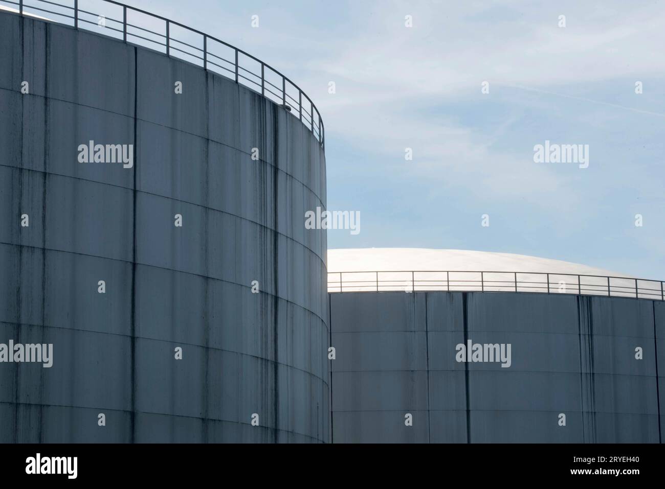 Öllager zur Lagerung fossiler Brennstoffe Stockfoto