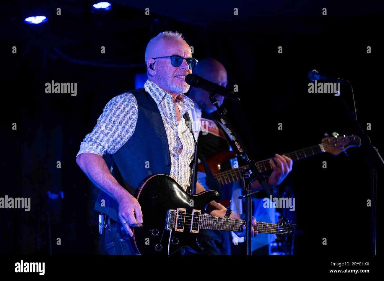 Fotos von Nik Kershaw, der am 29. September 2023 im Oran Mor Glasgow auftrat Stockfoto