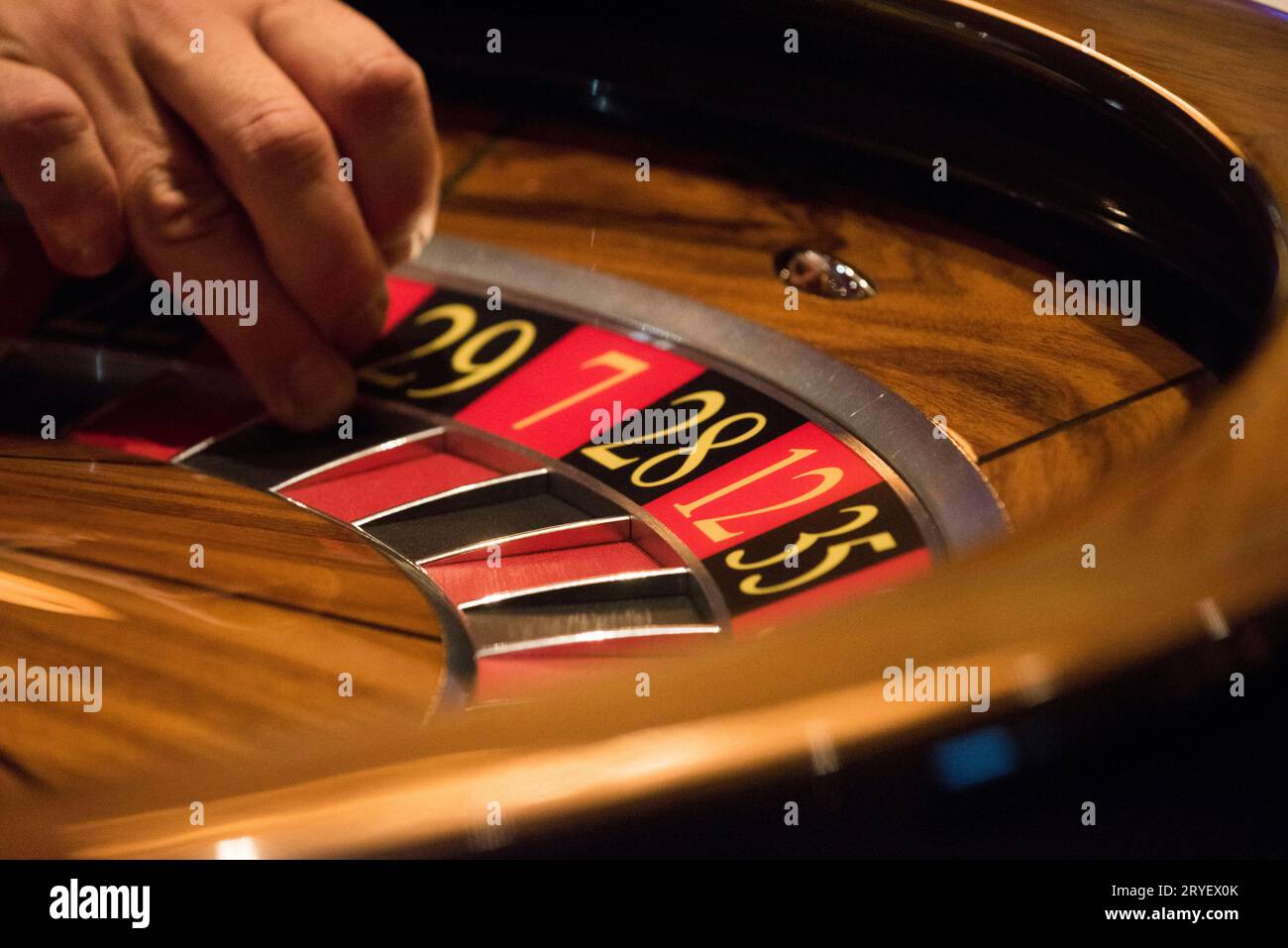 Roulette-Spiel in einem Kasino Stockfoto