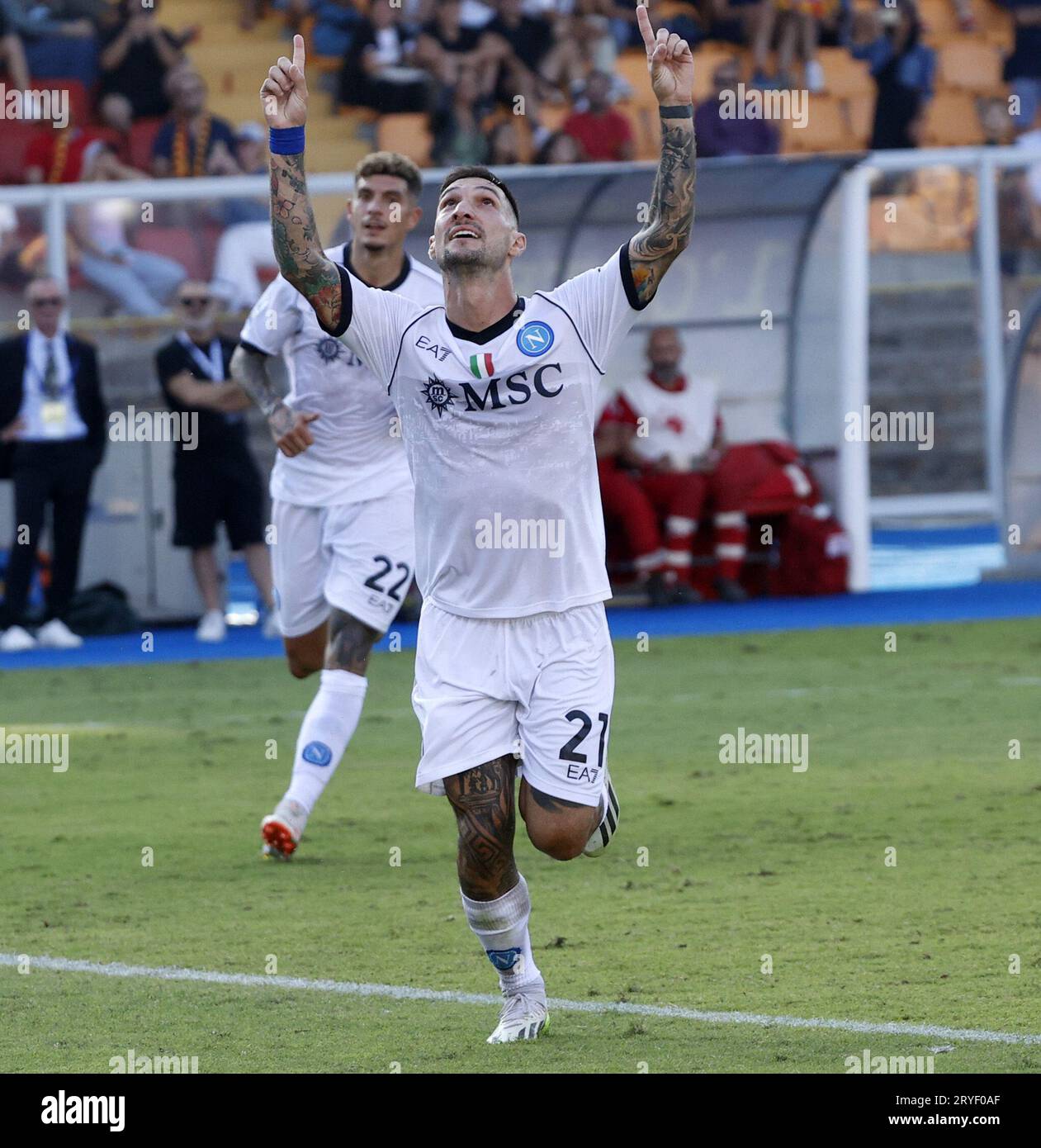 Lecce, Italien. September 2023 30. Matteo Politano feiert sein Tor während eines Fußballspiels Der Serie A zwischen Lecce und Neapel in Lecce, Italien, am 30. September 2023. Kredit: Augusto Casasoli/Xinhua/Alamy Live News Stockfoto