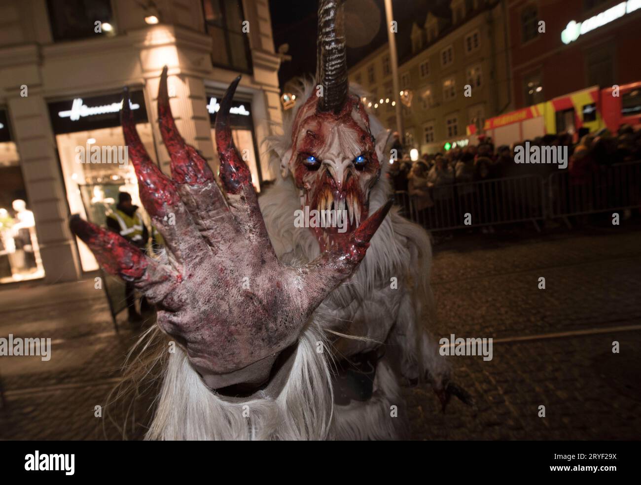 Die europäische Folklore-Figur Krampus Stockfoto