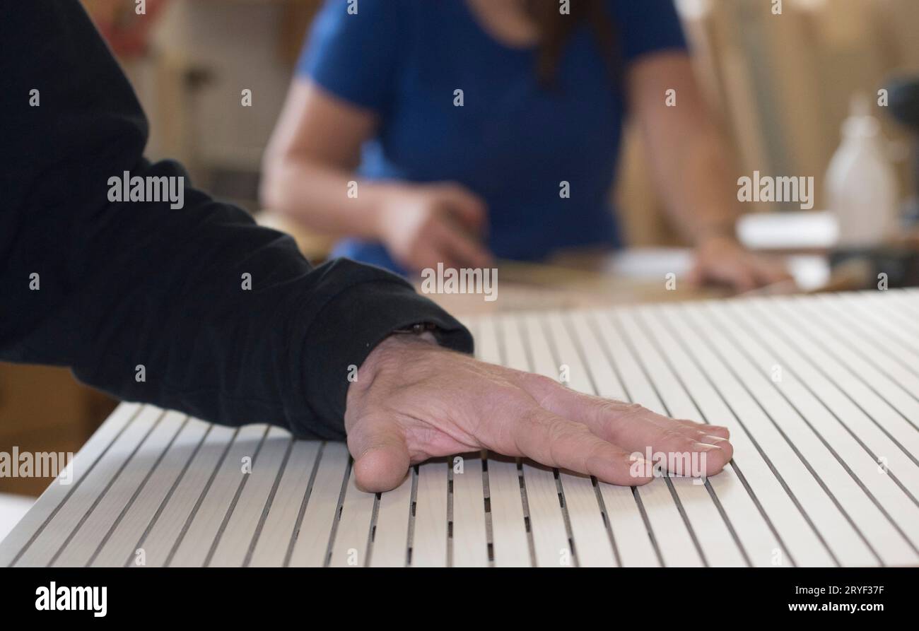 Holzarbeiten in einer Tischlerei oder Tischlerei Stockfoto