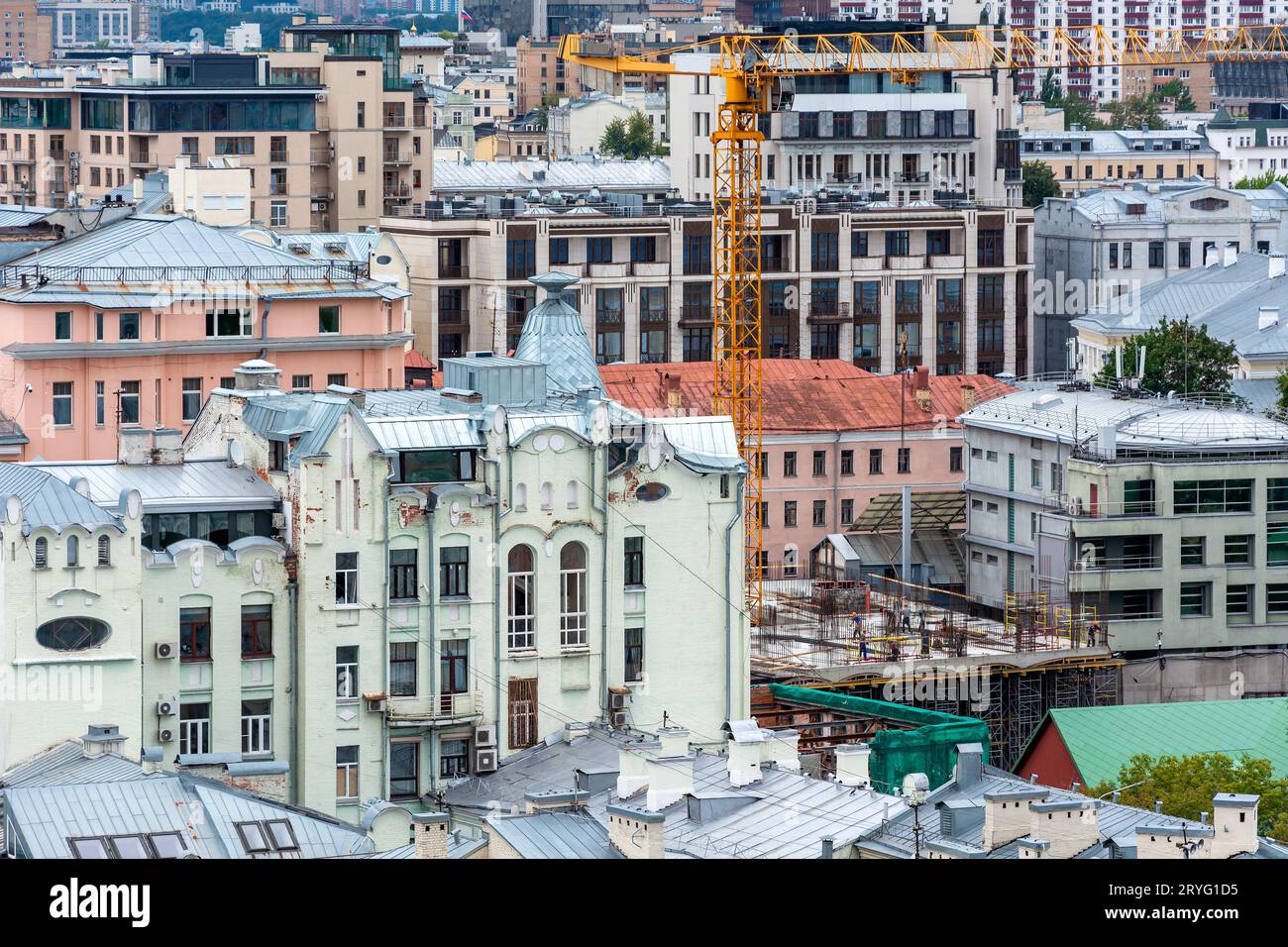 Moskau, dichte Stadtentwicklung, Blick von einer der Aussichtsplattformen Stockfoto