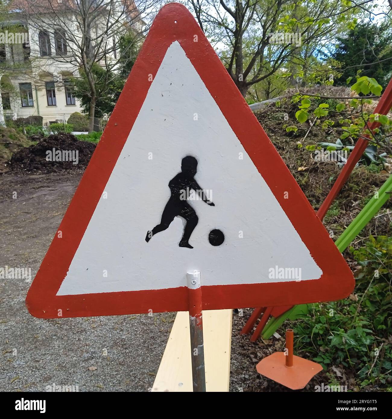 Achtung Kinder beim Spielen Straßenschild Stockfoto