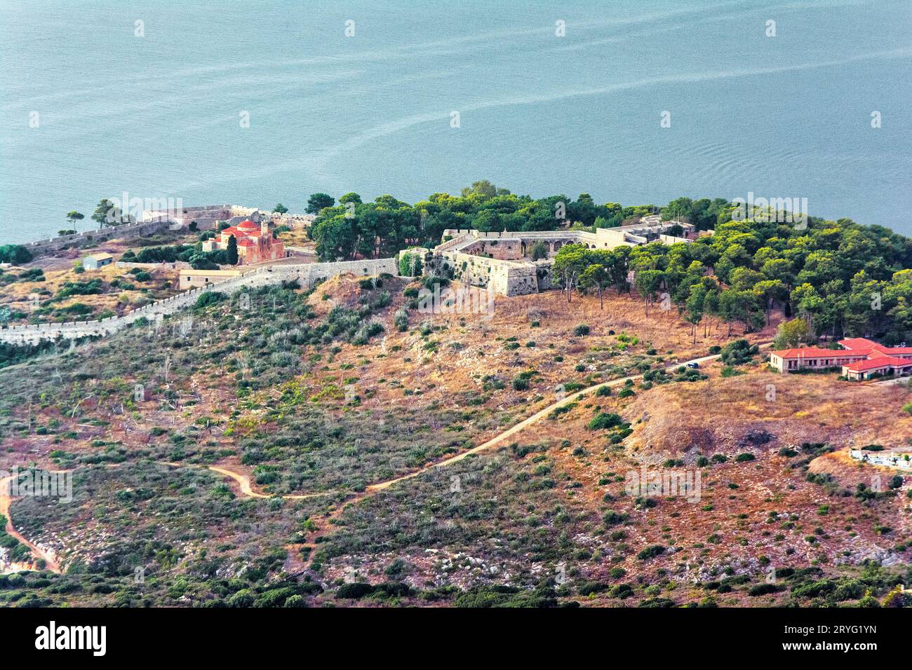 Blick auf die ikonische mittelalterliche Burg von Pylos im Herzen der Präfektur Messenia, Peloponnes, Griechenland. Stockfoto