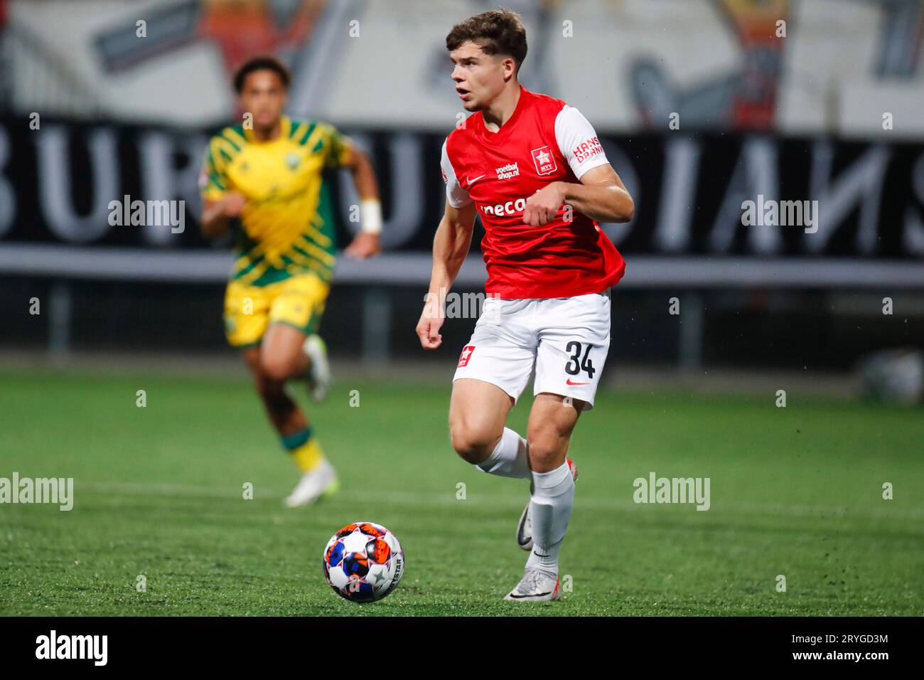 Maastricht, Niederlande. September 2023 29. Lars Schenk von MVV Maastricht läuft mit dem Ball während des niederländischen Keuken Kampioen Divisie-Spiels zwischen MVV und ADO den Haag am 29. September 2023 in Maastricht, Niederlande Credit: dpa/Alamy Live News Stockfoto