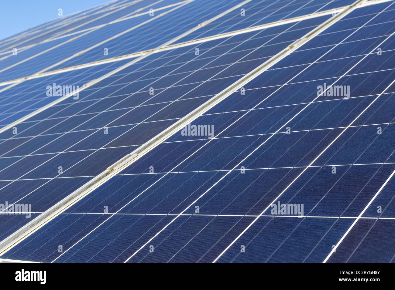 Abstrakte Hintergrundtextur von Solarpaneelen Stockfoto