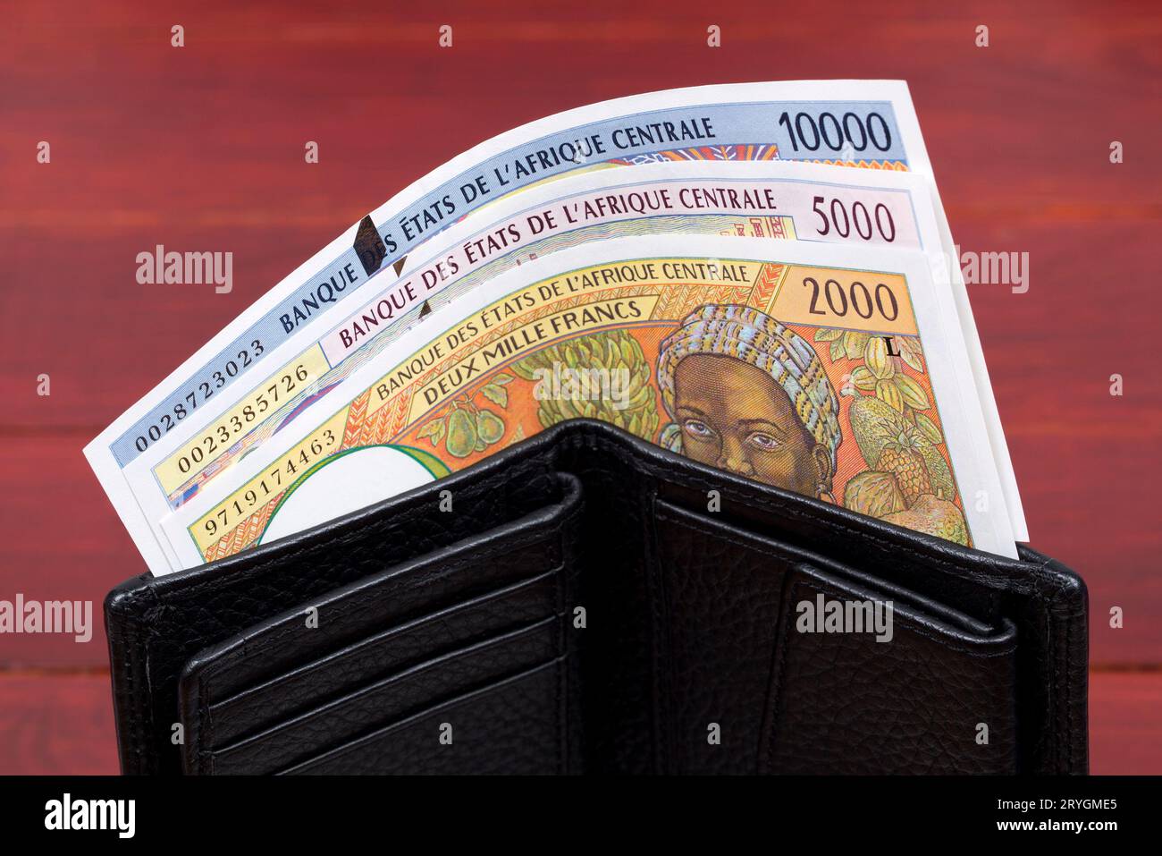 Alte Zentralafrikanische Staaten Geld - Franken in der schwarzen Brieftasche Stockfoto