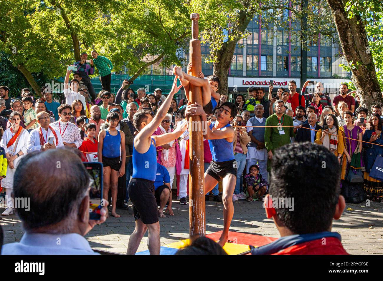 Fest des indischen Elefantengottes Ganesh Chaturthi auf der Kö NUR FÜR REDAKTIONELLE VERWENDUNG *** Festival des indischen Elefantengottes Ganesh Chaturthi auf der Kö NUR ZUR REDAKTIONELLEN VERWENDUNG. Bildnachweis: Imago/Alamy Live News Stockfoto Fest des indischen Elefantengottes Ganesh Chaturthi auf der Kö NUR FÜR REDAKTIONELLE VERWENDUNG *** Festival des indischen Elefantengottes Ganesh Chaturthi auf der Kö NUR ZUR REDAKTIONELLEN VERWENDUNG. Bildnachweis: Imago/Alamy Live News Stockfoto
